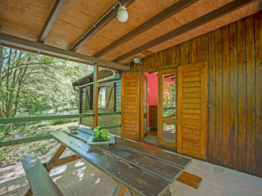 Cozy Chalet in Trois Ponts with Forest Near Trois-Ponts